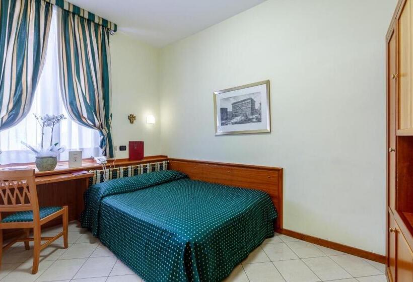 اتاق استاندارد یک نفره, Residenza Paolo Vi