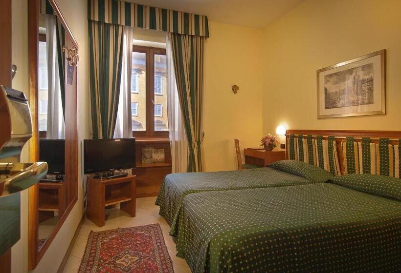 اتاق استاندارد سه نفره, Residenza Paolo Vi