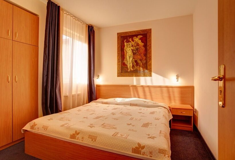 标准间, Central Plaza