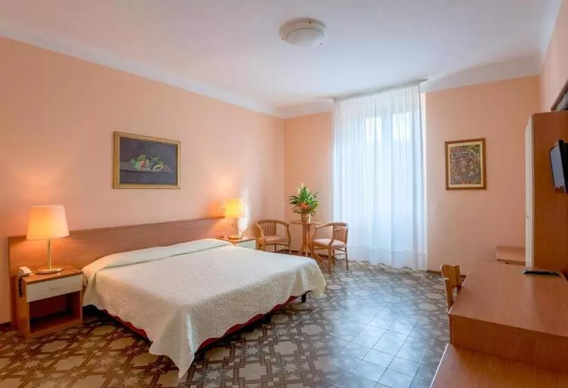 スタンダード４人部屋, Roma