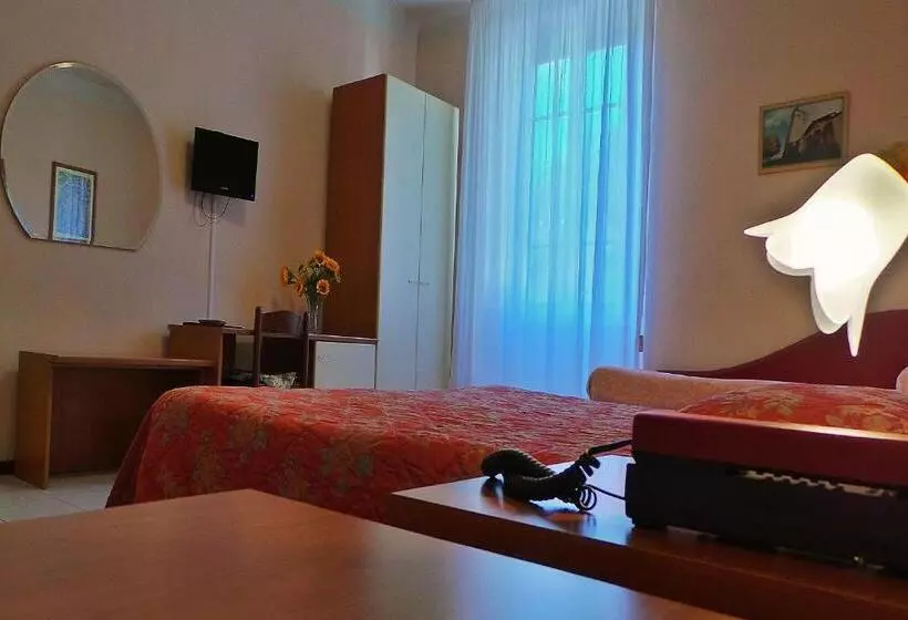 スタンダード４人部屋, Roma