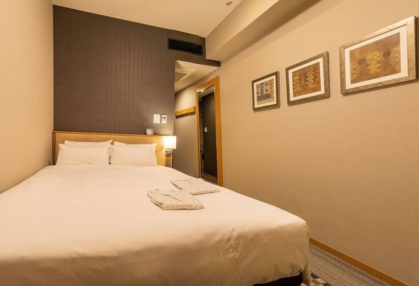 غرفة إقتصادية, Sunroute Plaza Shinjuku