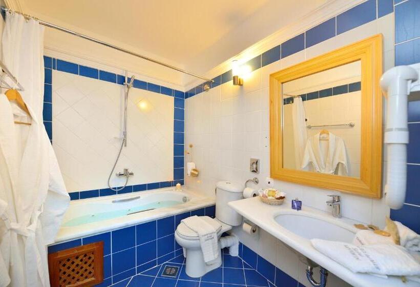 Семейные Апартаменты, Tamarix Del Mar Suites