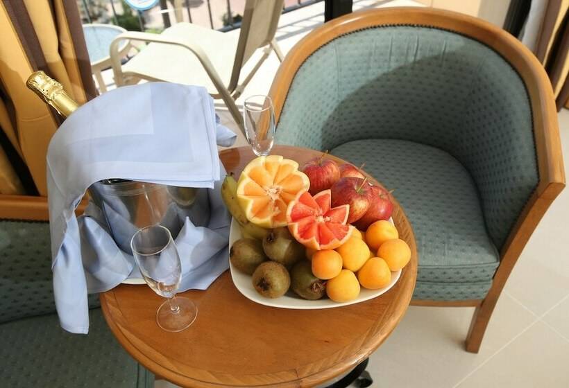 プールビュースタンダードルーム, Tsokkos Gardens