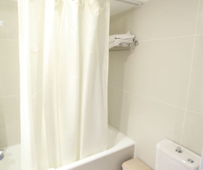 プールビュースタンダードルーム, Tsokkos Gardens