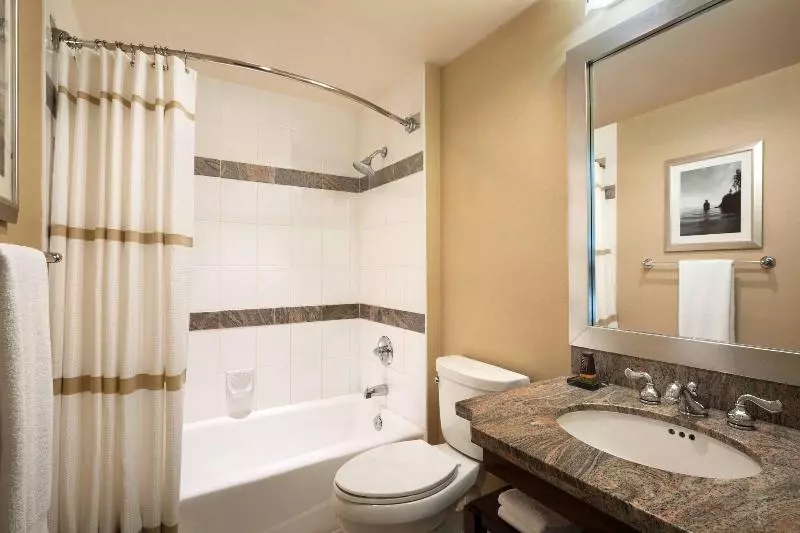 اتاق استاندارد با تخت بزرگ, Vancouver Marriott Pinnacle Downtown