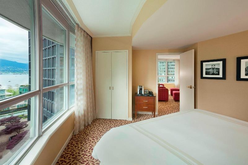キングサイズベッドのスイートルーム, Vancouver Marriott Pinnacle Downtown