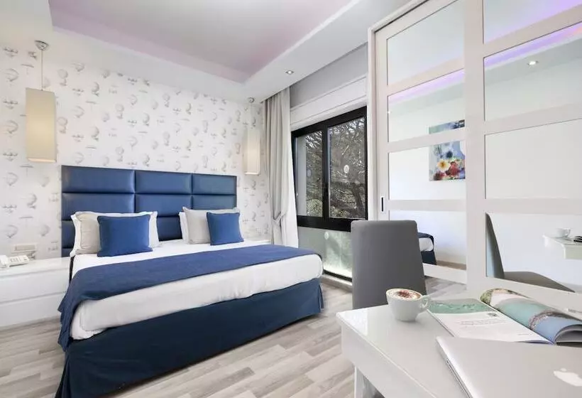 اتاق استاندارد با چشم‌انداز باغ, Nastro Azzurro Resort