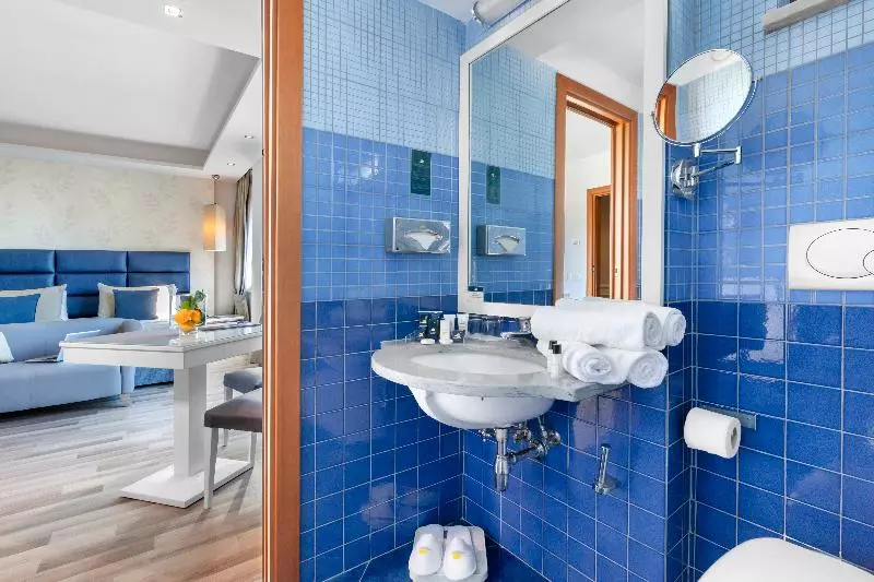اتاق استاندارد با چشم‌انداز باغ, Nastro Azzurro Resort