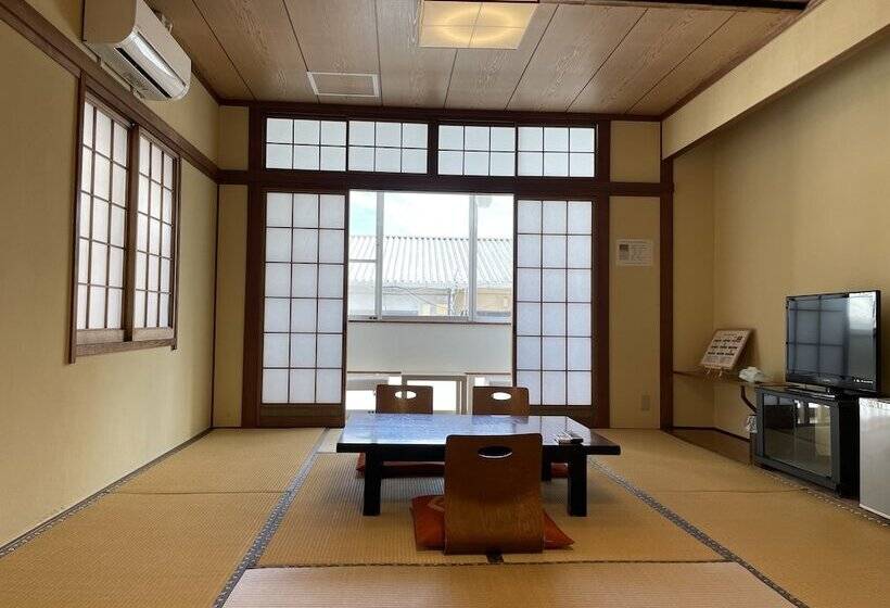 Трехместный Номер Стандарт Совместная Ванная, Guesthouse Sunline Beppu