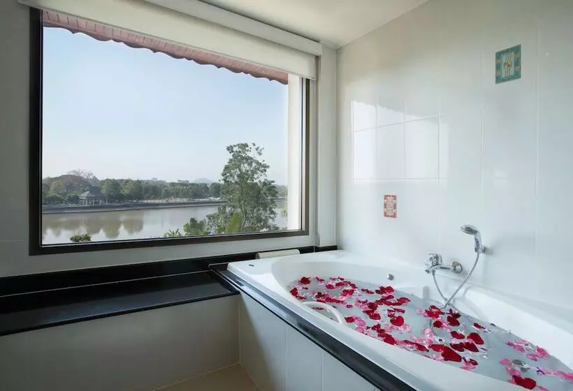 سوئیت با چشم‌انداز رودخانه, The Imperial River House Resort, Chiang Rai
