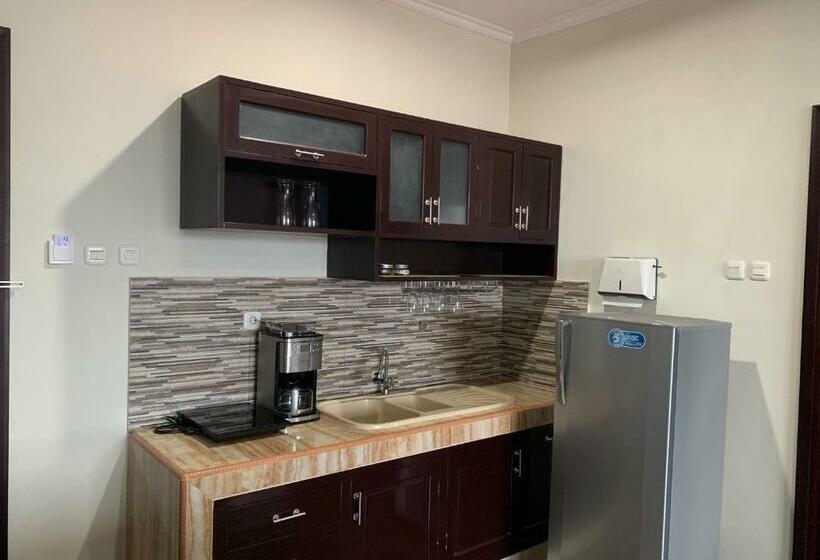 스위트, Pacific Hotel Ambon