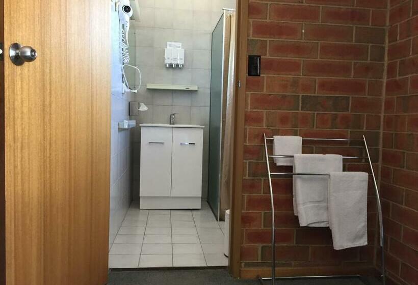 חדר דחוקס עם מיטת קינג, Pooraka Motor Inn