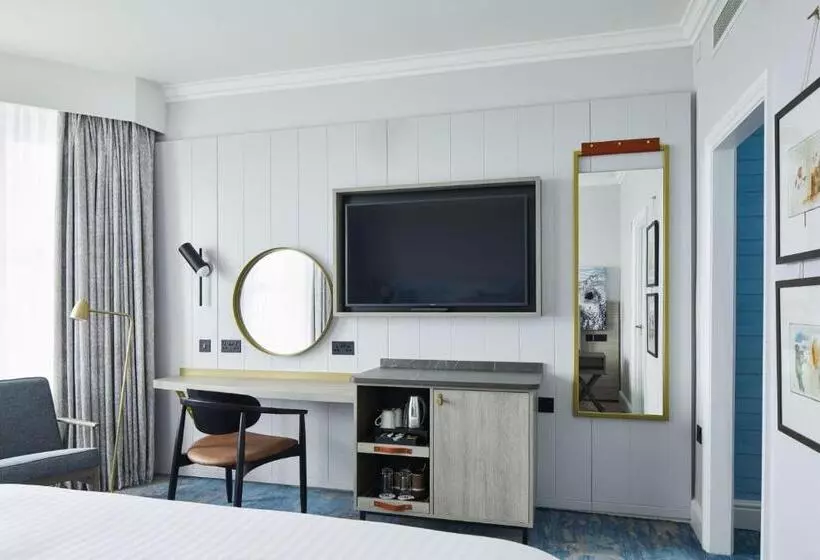オーシャンビュースーペリアールーム, Bournemouth Highcliff Marriott