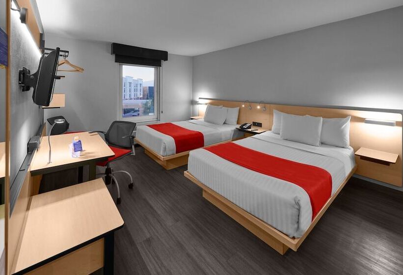 带2个双人床的标准工作室, City Express By Marriott Ciudad Juárez