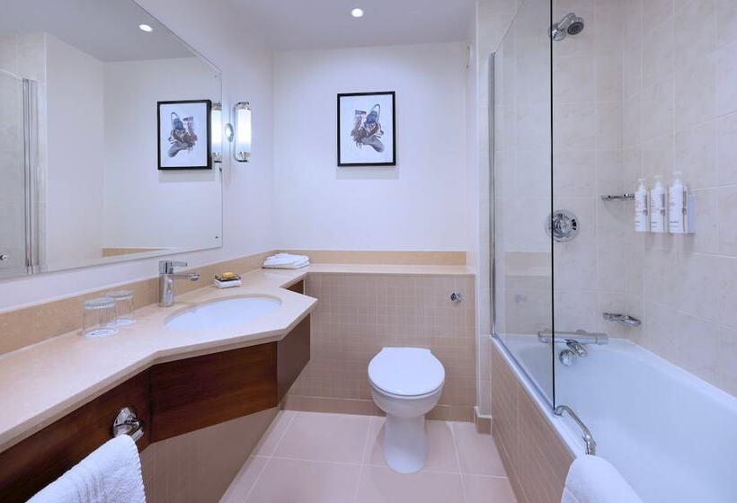 Номер Superior, Delta Hotels By Marriott Northampton