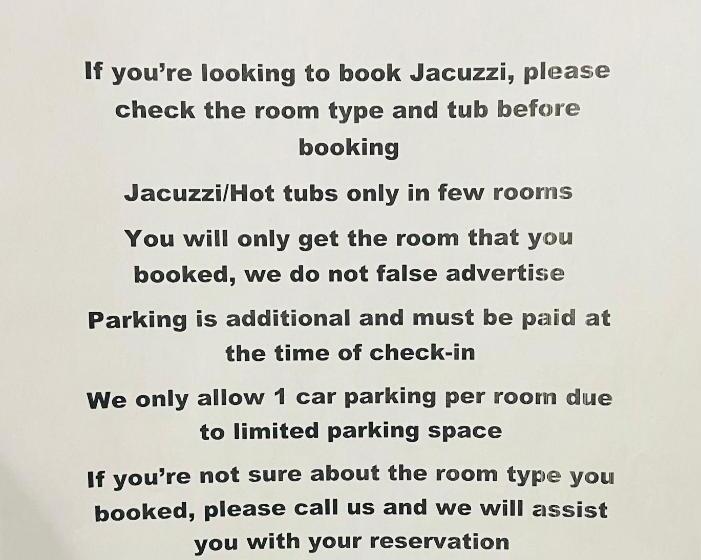 חדר סטנדרט עם מיטת קינג, Falls Lodge & Suites