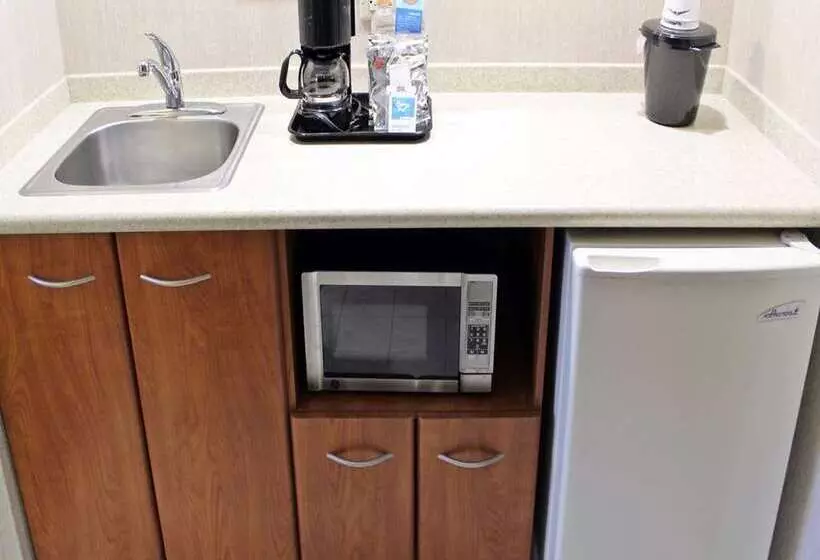 سوئیت با تخت بزرگ, Hampton by Hilton Saltillo