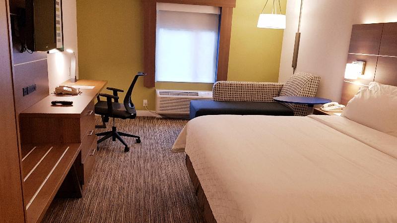 غرفة قياسية سرير كينج, Holiday Inn Express And Suites Surrey, An Ihg