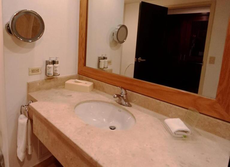 סוויטת ג'וניור, Holiday Inn Monterrey Valle, An Ihg