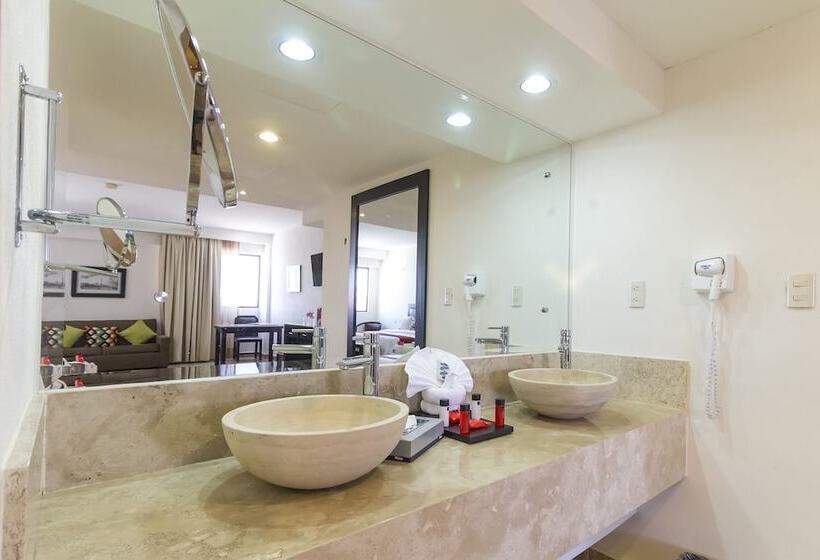 Номер Стандарт 2 Двуспальные Кровати, Imperio De Angeles Executive Leon By Real De Minas Business Class