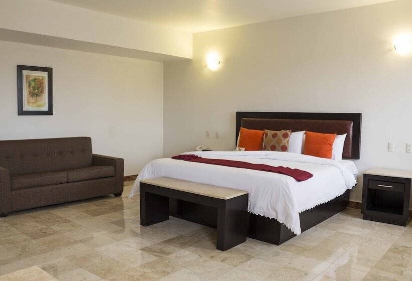 Полулюкс, Imperio De Angeles Executive Leon By Real De Minas Business Class