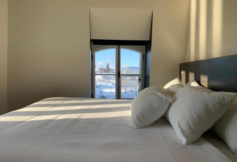 سوییت لوکس, Le Saint Paul