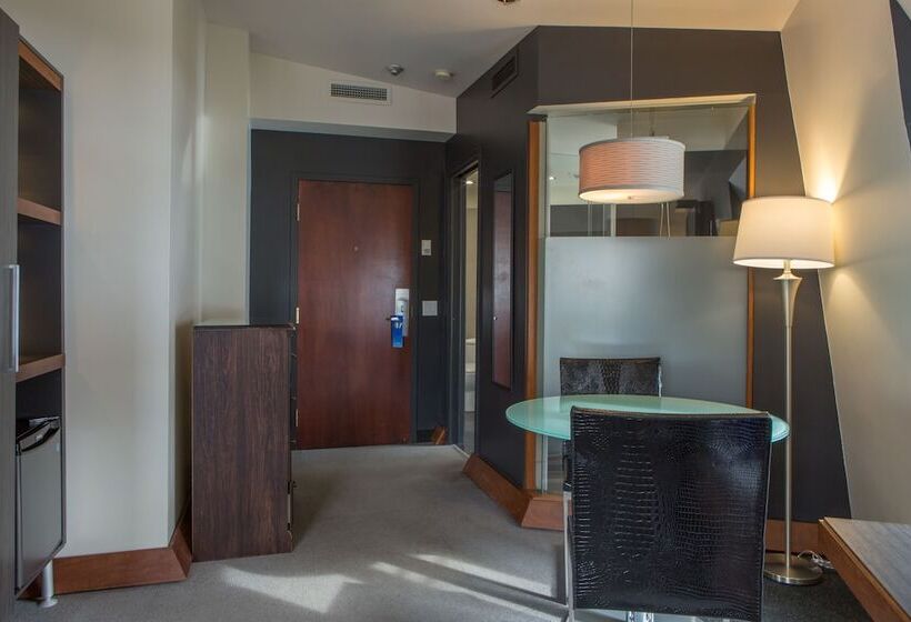 سوییت لوکس, Le Saint Paul