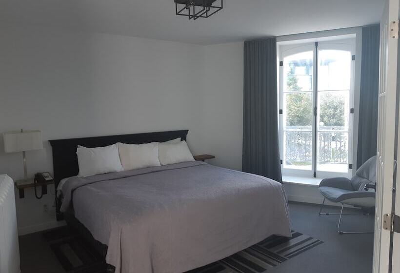 سوییت اجرایی, Le Saint Paul