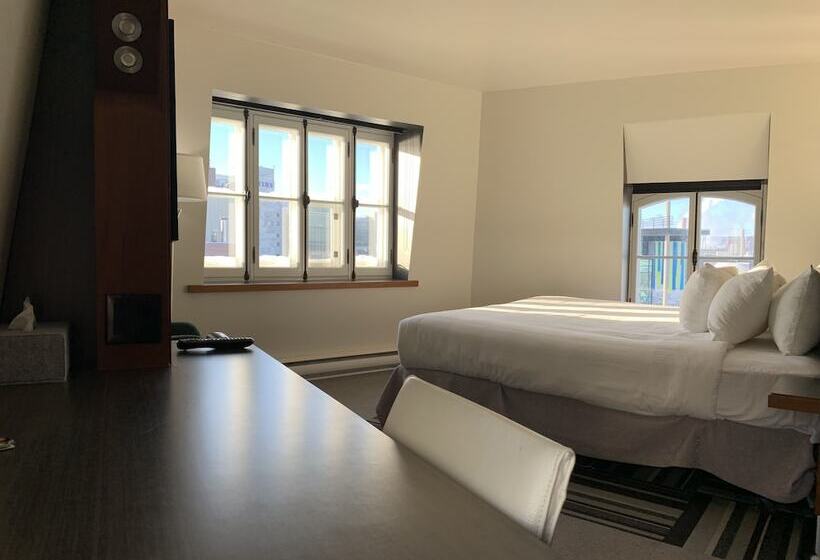 سوییت لوکس, Le Saint Paul