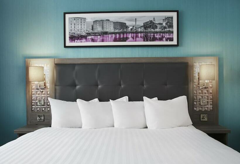 חדר סופריור, Leonardo Cheltenham