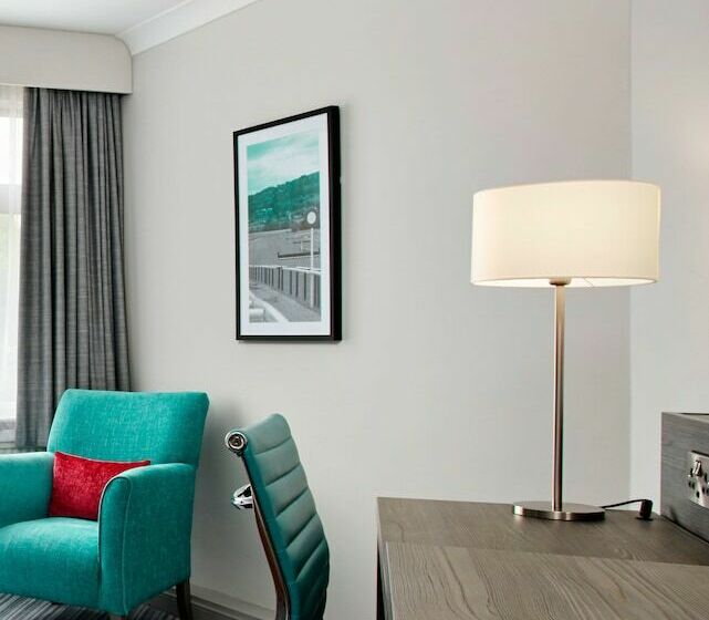 חדר סטנדרט, Leonardo Cheltenham