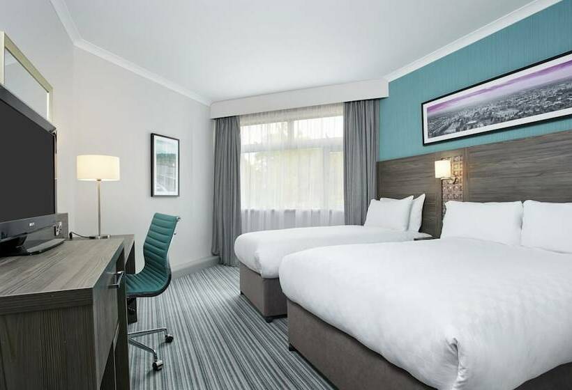 חדר סטנדרט, Leonardo Cheltenham