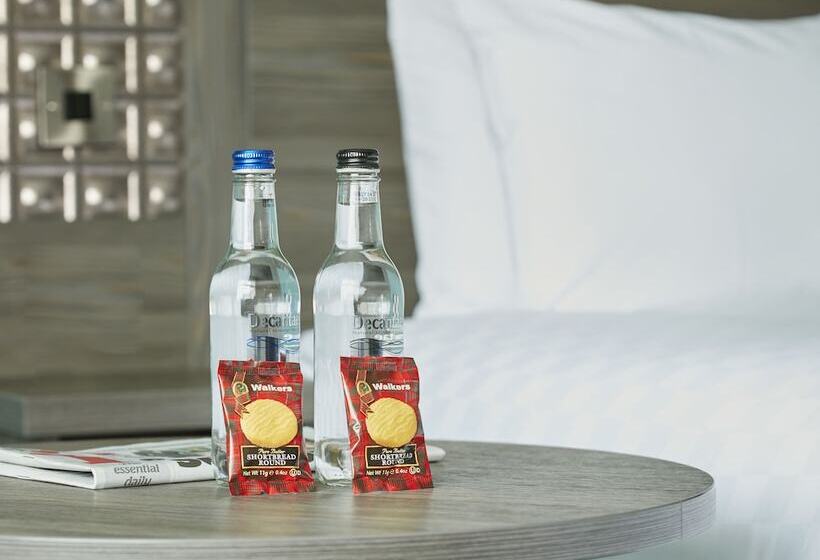 חדר סופריור, Leonardo Cheltenham