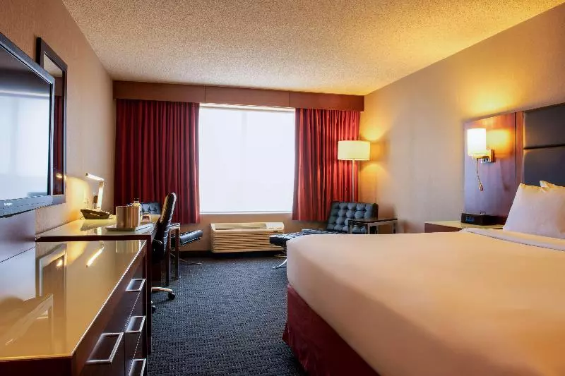 اتاق استاندارد, Radisson Hotel & Suites Fort Mcmurray