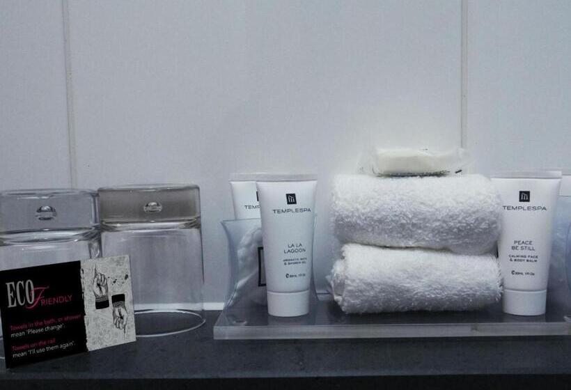 标准间, Salthouse Harbour