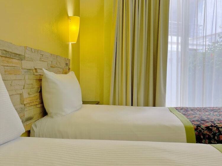 Номер Стандарт, Seven Crown Express & Suites By Kavia