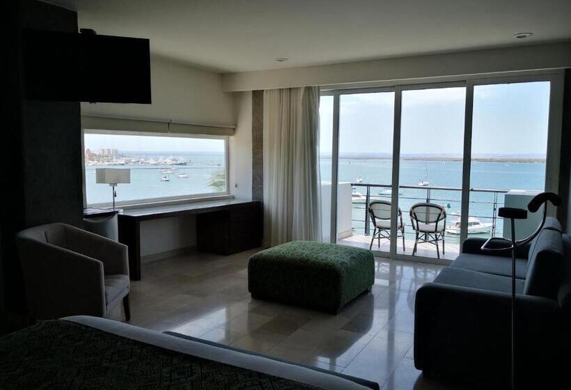 סוויטת מאסור, Seven Crown La Paz Malecon