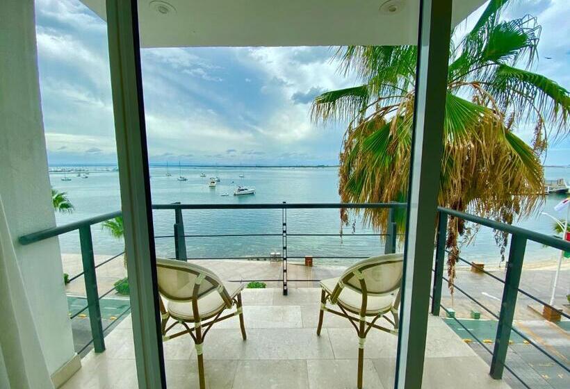 סוויטת ג'וניור, Seven Crown La Paz Malecon