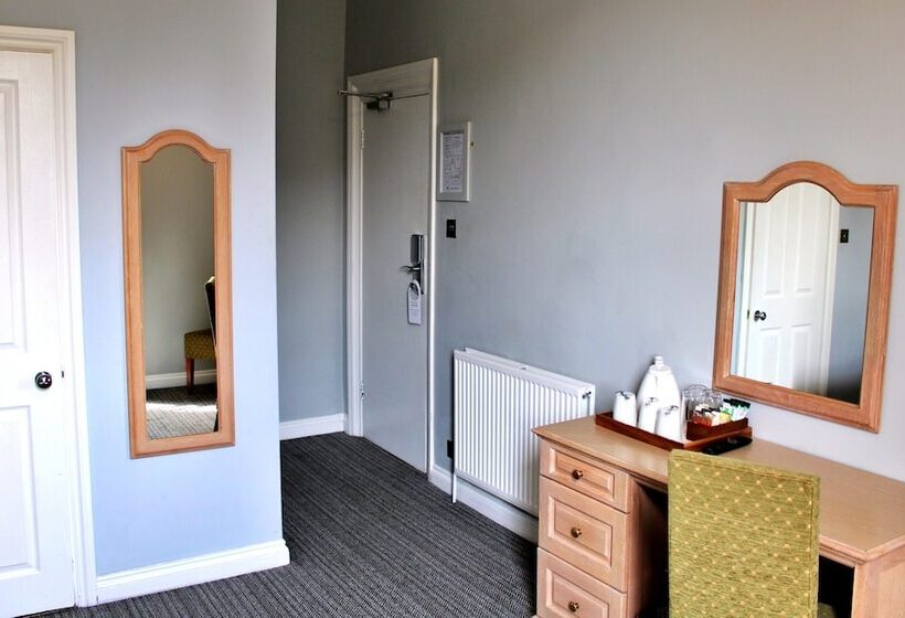 패밀리 룸, Victoria Square Hotel Clifton Village