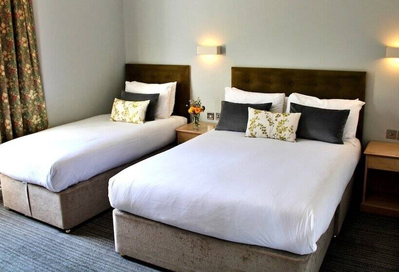 Семейный Номер, Victoria Square Hotel Clifton Village