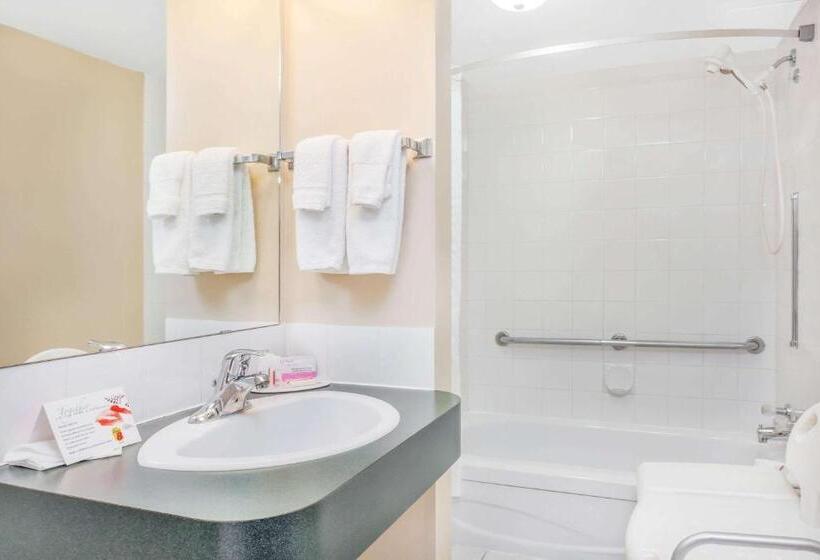 身障者適用スタンダードルーム, Super 8 By Wyndham Stettler