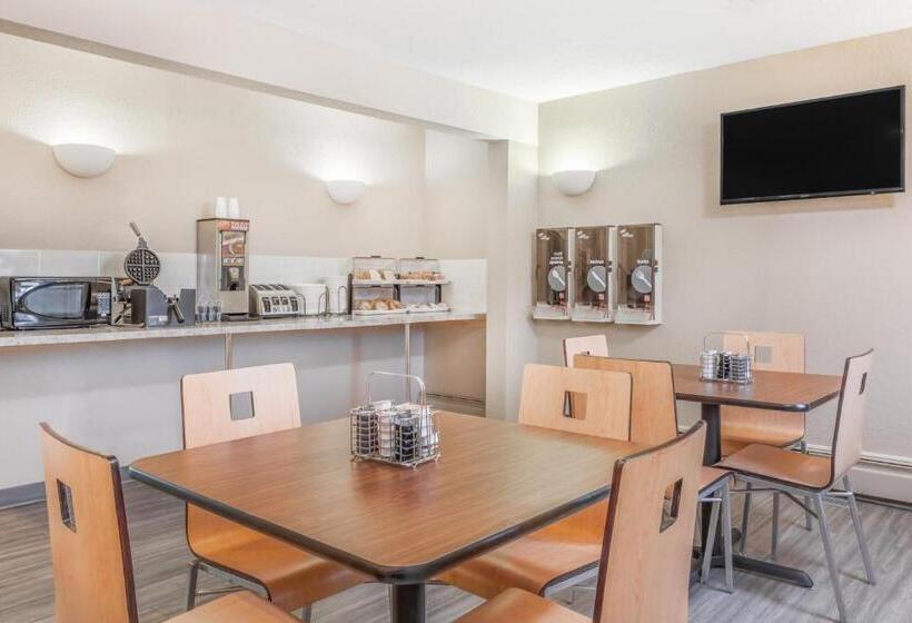 身障者適用スタンダードルーム, Super 8 By Wyndham Stettler