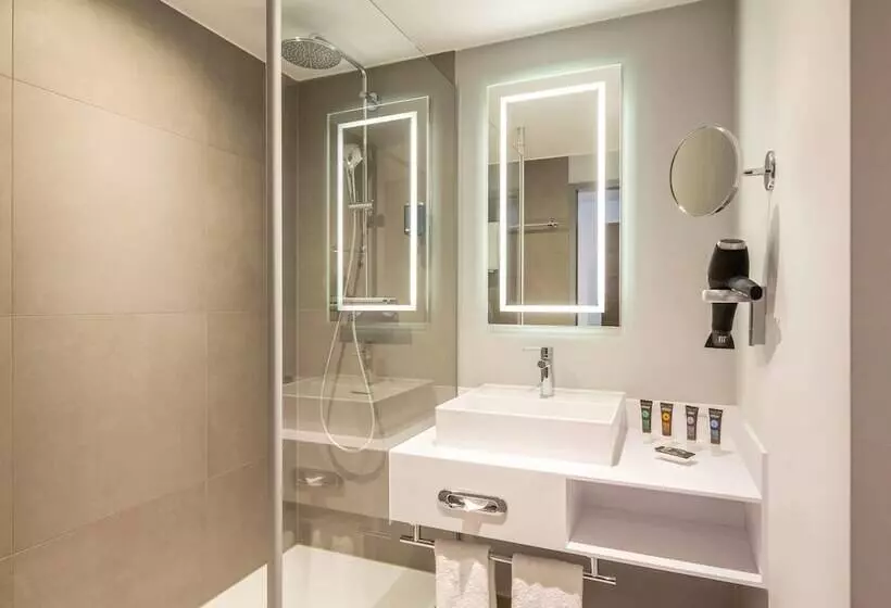 Superior-huone, Novotel Hamburg City Alster