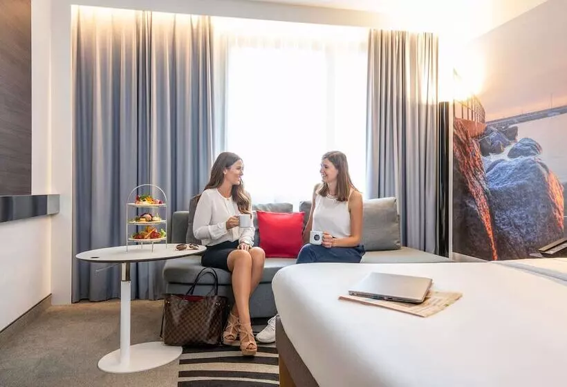 Superior-huone, Novotel Hamburg City Alster