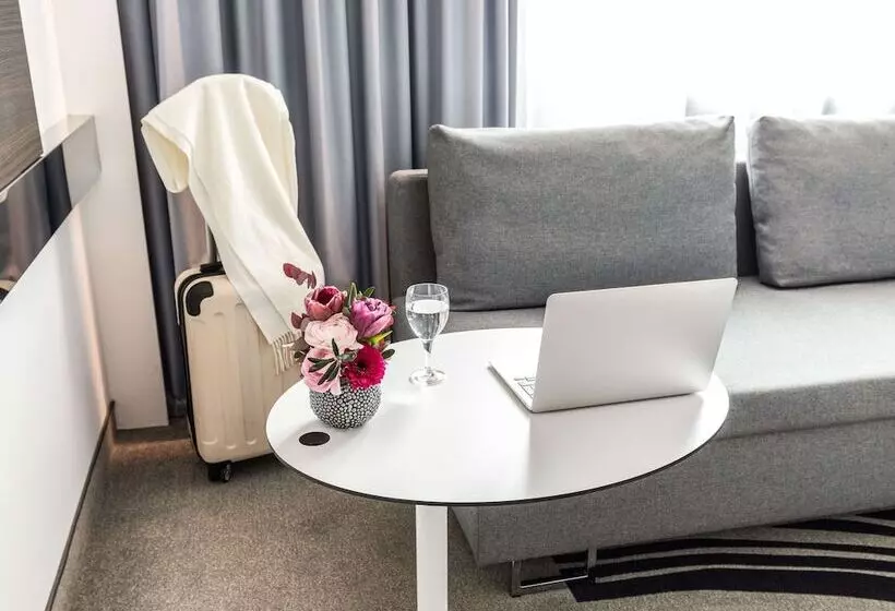 Superior-huone, Novotel Hamburg City Alster
