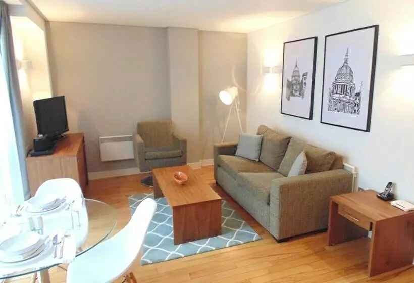 آپارتمان 2 خوابه, Oakwood Apartments Bow Lane
