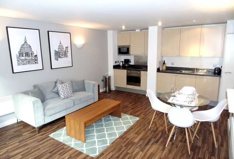 آپارتمان 2 خوابه, Oakwood Apartments Bow Lane