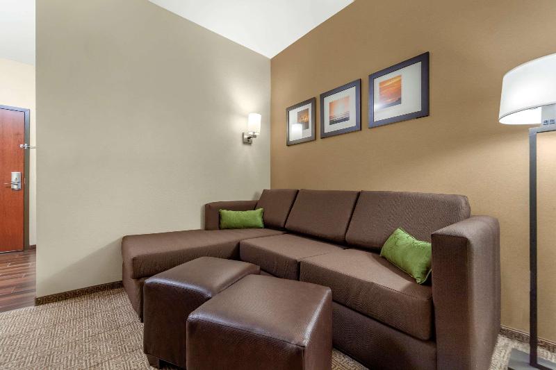 适合残疾人士使用的套间, Comfort Suites