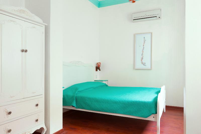 带大床的套房, Comfort Suites